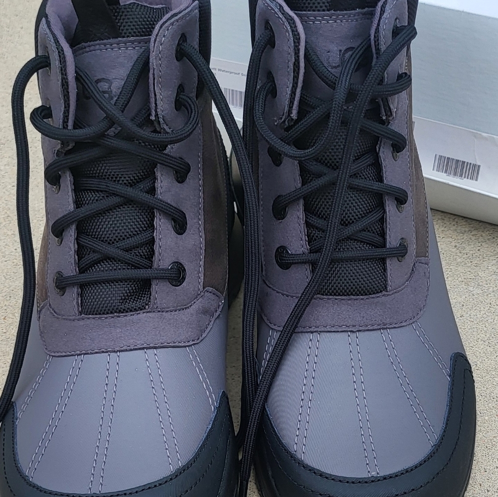 Ugg mens winter waterproof boots size 11
